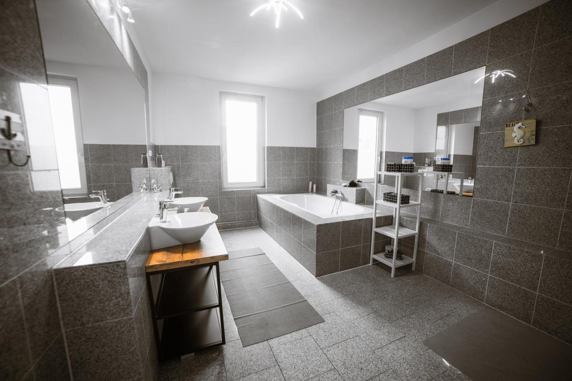 Exklusives Apartment Im Historischen Wohnhaus Mit Kamin, Bad & Viel Platz Bremerhaven Bagian luar foto